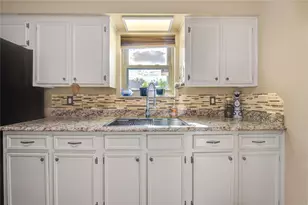 2465 Ryan Dr, Alvin, TX 77511 - Photo 15