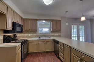 607 Rosewood Dr, Victoria, TX 77901 - Photo 15