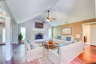 607 Rosewood Dr, Victoria, TX 77901 - Photo 3