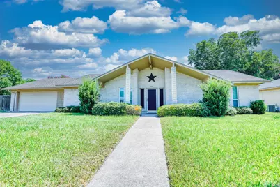 607 Rosewood Drive, Victoria, TX 77901 - Photo 1