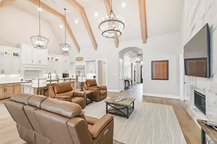 208 N Opulent Dr, Montgomery, TX 77316 - Photo 9