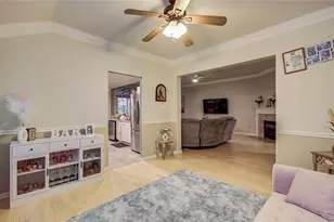 923 N Sky Dr, Houston, TX 77073 - Photo 5