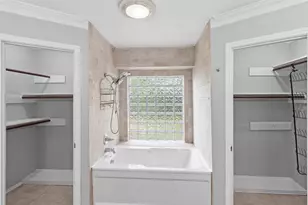 1207 Yorkshire Dr, Friendswood, TX 77546 - Photo 17