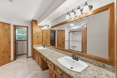 2 Rambling Wood Court, The Woodlands, TX 77380 - Photo 17