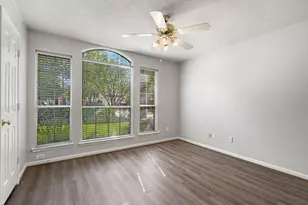 19 Terrell Trail Ct, Conroe, TX 77385 - Photo 9