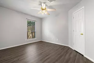19 Terrell Trail Ct, Conroe, TX 77385 - Photo 11