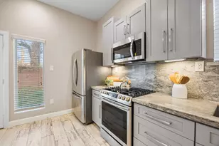 317 E 35th St, Houston, TX 77018 - Photo 9