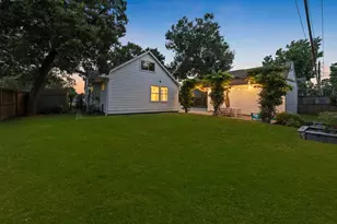 742 W 42nd St, Houston, TX 77018 - Photo 39