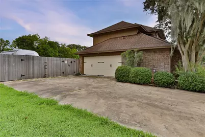 101 White Oak Drive, Lake Jackson, TX 77566 - Photo 3