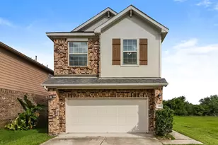 339 Sea Breeze Dr, Bacliff, TX 77518 - Photo 1