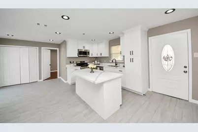 8918 Vinearbor Street, Houston, TX 77033 - Photo 15