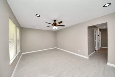 8918 Vinearbor Street, Houston, TX 77033 - Photo 9