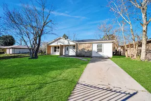 8918 Vinearbor St, Houston, TX 77033 - Photo 3