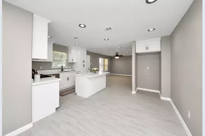 8918 Vinearbor Street, Houston, TX 77033 - Photo 21