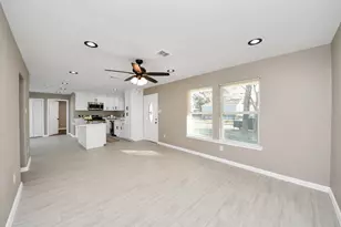 8918 Vinearbor St, Houston, TX 77033 - Photo 11