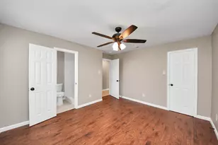 8918 Vinearbor St, Houston, TX 77033 - Photo 27