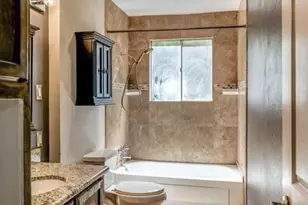 2515 Shakespeare St, Houston, TX 77030 - Photo 9