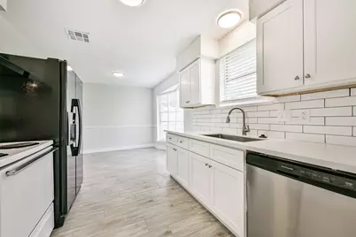 16635 Barcelona Drive, Friendswood, TX 77546 - Photo 5