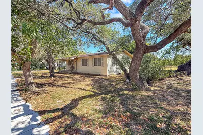 416 N Penn Street, Flatonia, TX 78941 - Photo 1
