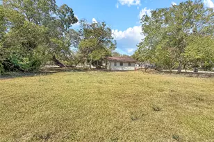 416 N Penn St, Flatonia, TX 78941 - Photo 15