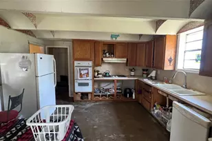 4717 17th St, Bacliff, TX 77518 - Photo 9