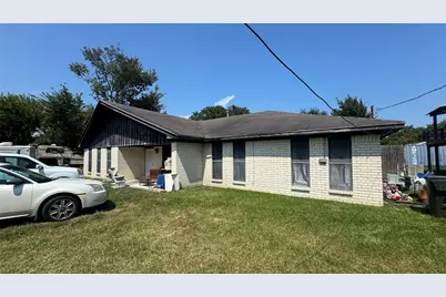 4717 17th Street, Bacliff, TX 77518 - Photo 1