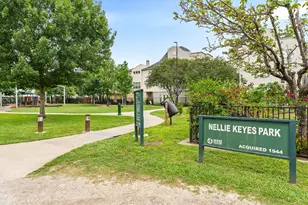 1010 Studer St, Houston, TX 77007 - Photo 25