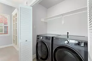 1010 Studer St, Houston, TX 77007 - Photo 15