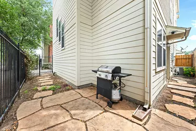 1010 Studer Street, Houston, TX 77007 - Photo 23