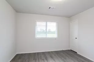 325 Shelby Meadow Dr, Willis, TX 77378 - Photo 13