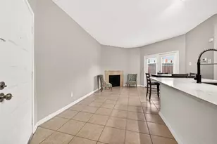 10855 Meadowglen Ln, Houston, TX 77042 - Photo 19
