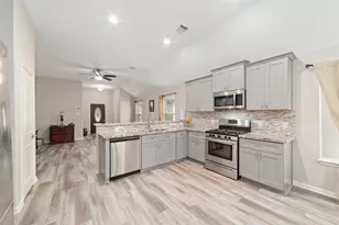 19610 Kingston Green Ln, Houston, TX 77073 - Photo 9