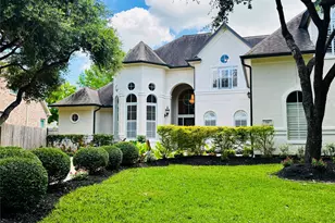 24 St Christopher Ct, Sugar Land, TX 77479 - Photo 3