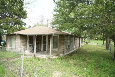 1003 N Jefferson Avenue, Cameron, TX 76520 - Photo 1