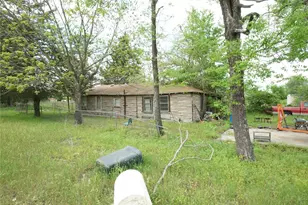 1003 N Jefferson Ave, Cameron, TX 76520 - Photo 3