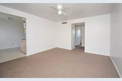 20 S Mechanic St, Bellville, TX 77418 - Photo 5