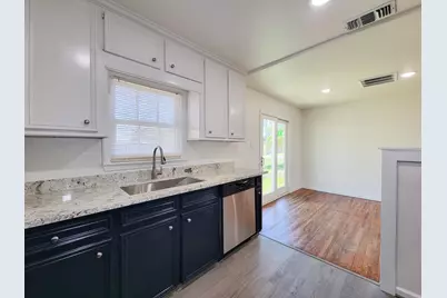 413 S Market Street, Brazoria, TX 77422 - Photo 15