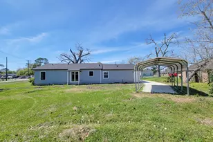 413 S Market St, Brazoria, TX 77422 - Photo 35