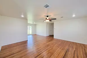 413 S Market St, Brazoria, TX 77422 - Photo 5