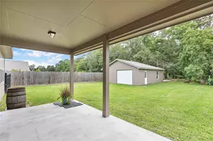426 Kickapoo Dr, Anahuac, TX 77514 - Photo 3