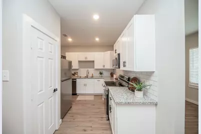 10317 Lake Road #13B, Houston, TX 77070 - Photo 17