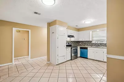 4202 Townes Forest Road, Friendswood, TX 77546 - Photo 9