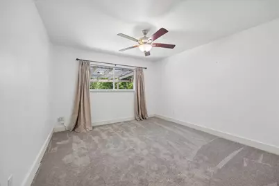 10303 Greenwillow Street, Houston, TX 77035 - Photo 11