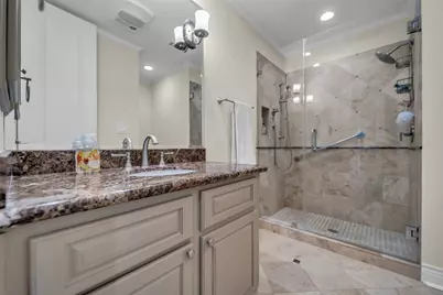 20 Sugarberry Circle, Houston, TX 77024 - Photo 13