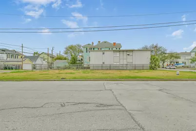 1628 Sealy Street, Galveston, TX 77550 - Photo 5