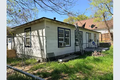 1410 15th St, Huntsville, TX 77340 - Photo 5