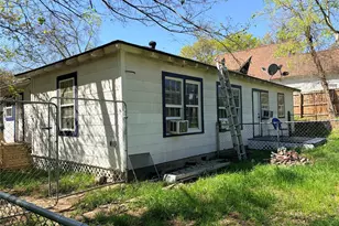 1410 15th St, Huntsville, TX 77340 - Photo 5