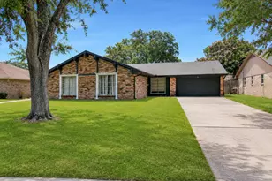 1311 Creek Hollow Dr, Seabrook, TX 77586 - Photo 1