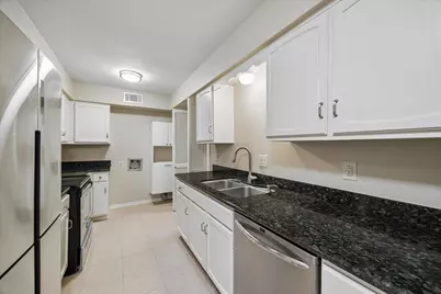 355 N Post Oak Lane #644, Houston, TX 77024 - Photo 5