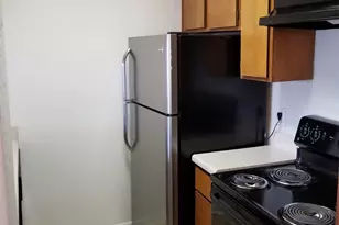 3015 Walnut Bend Ln, Houston, TX 77042 - Photo 5